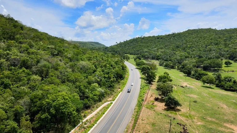 PRF restringe tráfego de veículos de carga em MT durante feriado; veja horários