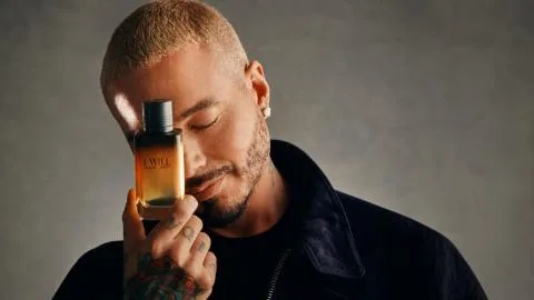J Balvin se convierte en embajador de Giorgio Armani para presentar I WILL, el nuevo perfume de vainilla oscura