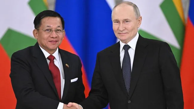 Путин проведет переговоры с президентом Мьянмы Мин Аун Хлайном