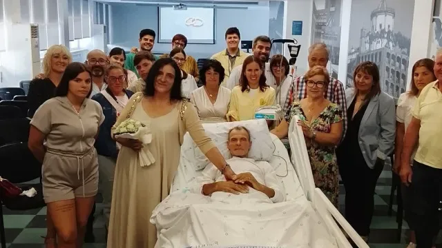 "Muito especial". Juntos há 27 anos, Paulo e Marta casaram-se no hospital