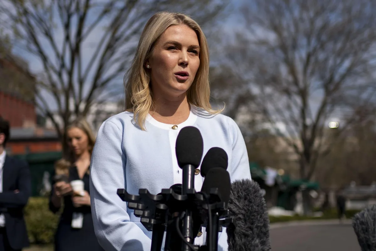 Qui est Karoline Leavitt, la porte-parole de la Maison-Blanche qui quitte l’administration Trump