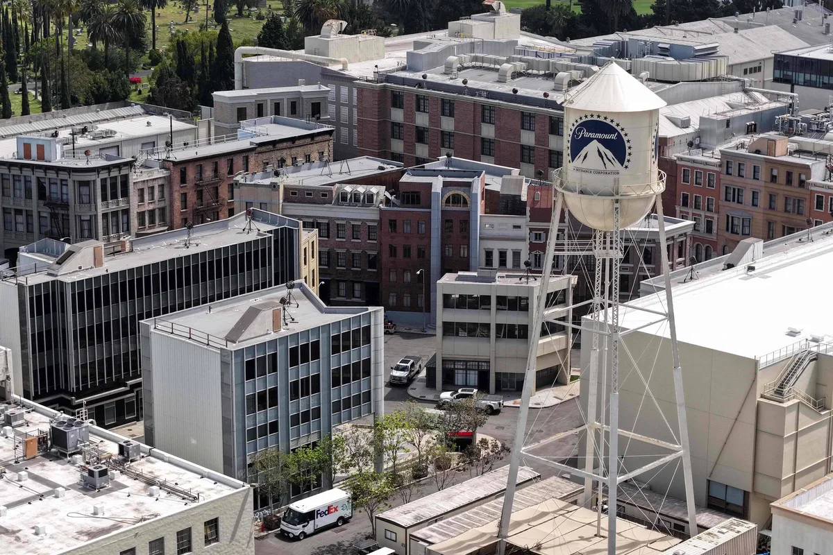 CEO da Paramount amea�a retirar conglomerado de Hollywood