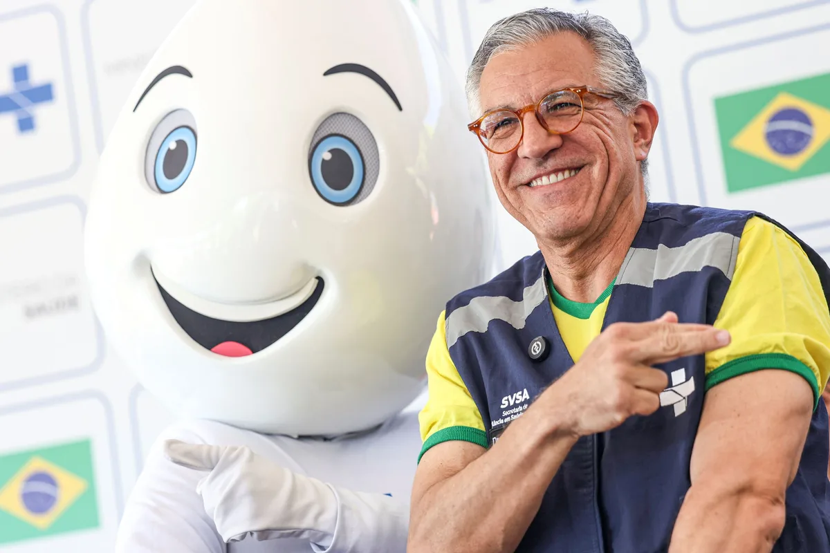 Deputado quer convocar ministro de Lula para explicar supostas relações com Vorcaro