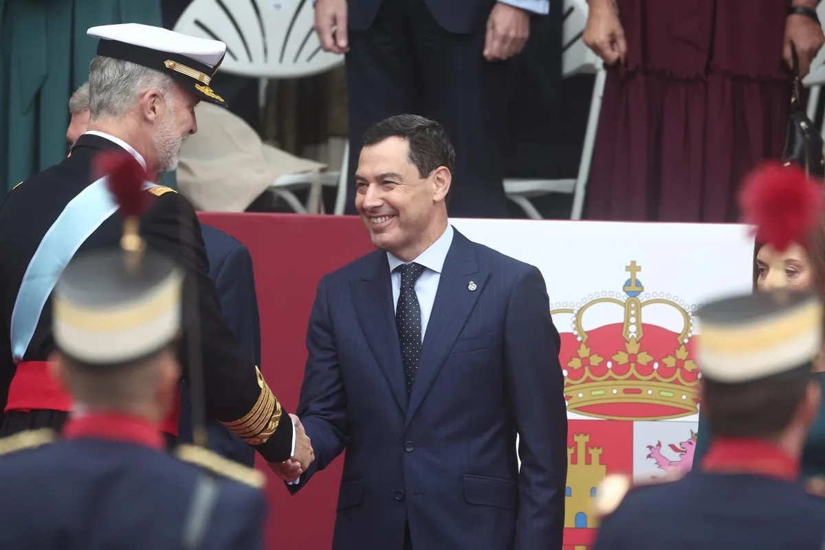 Moreno felicita el Día de la Hispanidad y reivindica el "orgullo" de los andaluces de "ser españoles"
