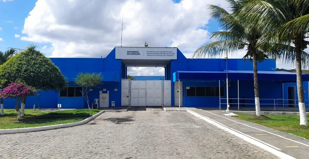 Homem é preso por manter companheira em cárcere privado; vítima pediu ajuda para amiga através de mensagem