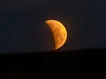 How to see the lunar eclipse tonight: Best time to watch the moon turn red from the UK during rare alignment