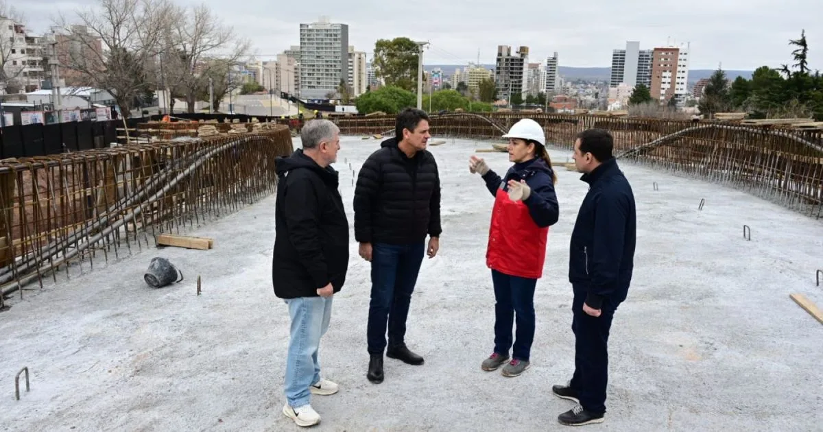 Gaido recorrió la obra en Acceso Norte y señaló que la construcción de puentes va «más rápido de lo previsto”