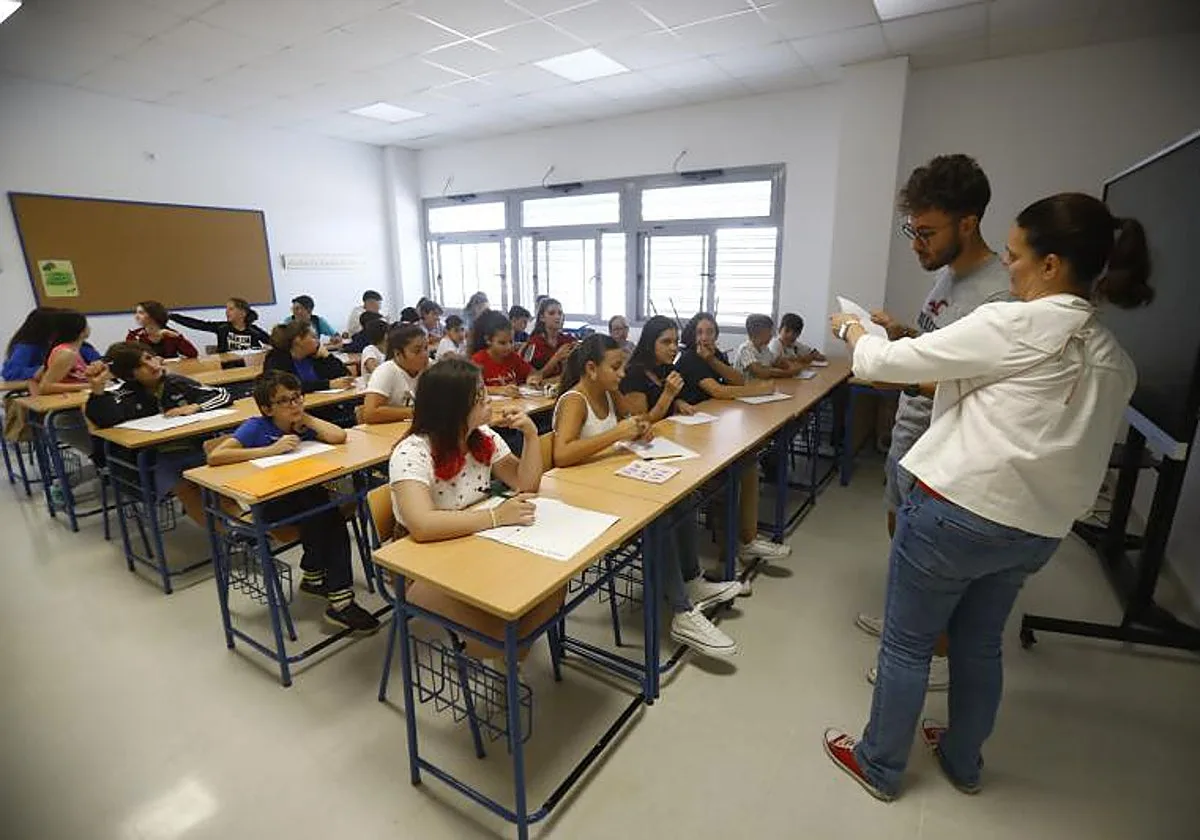 Rectores, directores y docentes andaluces señalan los cambios en las leyes como la clave del deterioro de la educación
