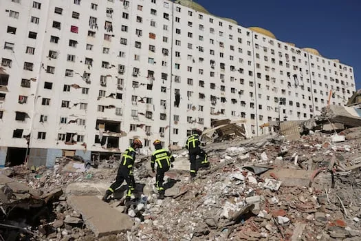 A tale of two buildings: how quake rescue efforts differed in Colombia and Venezuela