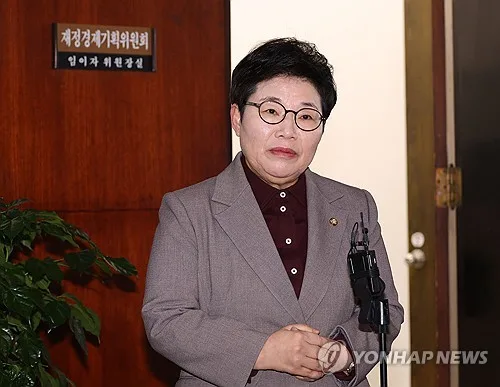 국힘, 임이자 정책위의장 임명추인…노동운동가 출신 경북 3선
