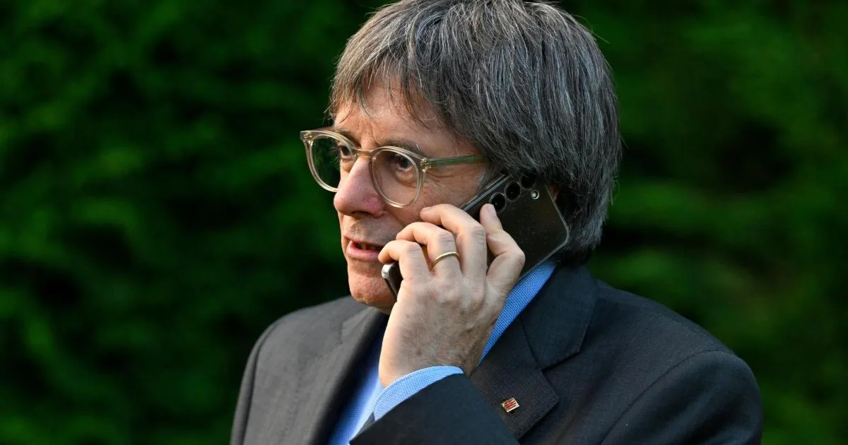 Puigdemont comienza a ver su vuelta a Cataluña como una posibilidad real pero descarta ejercer como jefe de la oposición