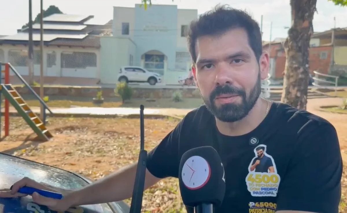 Pedro Pascoal intensifica campanha por vaga na Câmara com adesivaço no Conjunto Tangará