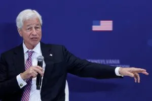 Jamie Dimon: supremacia militar dos EUA mantém o dólar no topo — e isso pode mudar