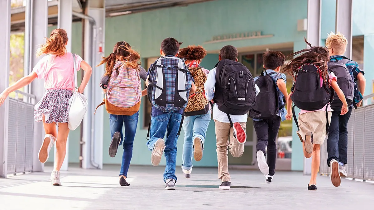 Regresso às aulas pesa cada vez mais no orçamento: 43% dos portugueses prevê gastar até 250 euros por filho este ano