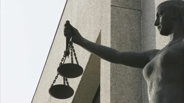 MP deduz acusação contra idoso que esfaqueou homem em Almada