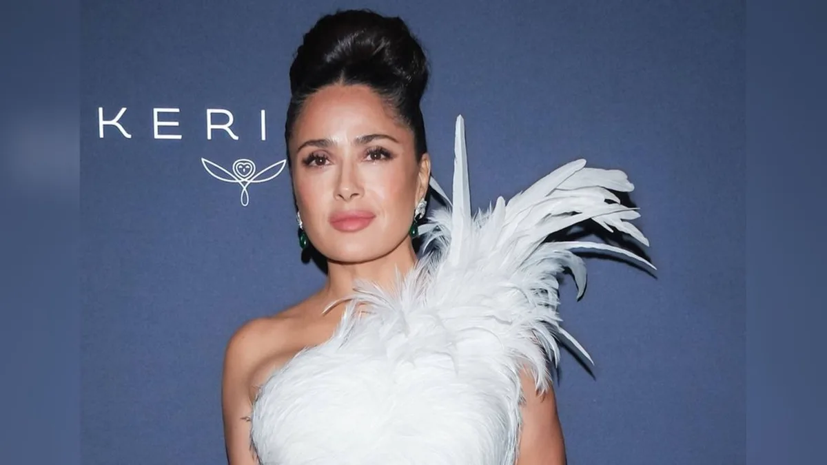 Salma Hayek über neues Enkelkind: Völlig verliebt in ihren kleinen Panchito