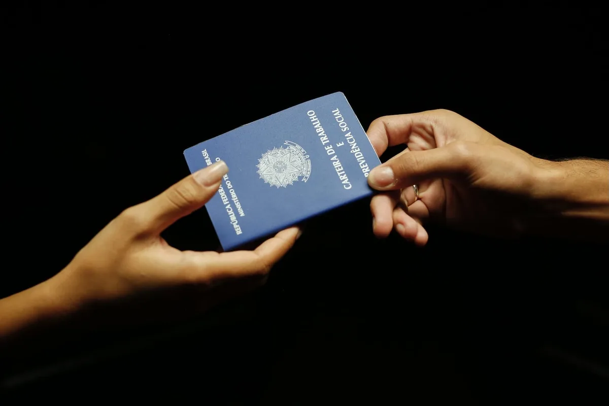 Intenção de Consumo das Famílias recua 0,6% em agosto, diz CNC