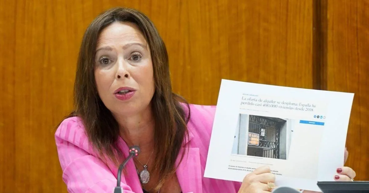 La izquierda critica a Moreno por actuar como "el perro del hortelano" al recurrir los decretos de vivienda del Gobierno