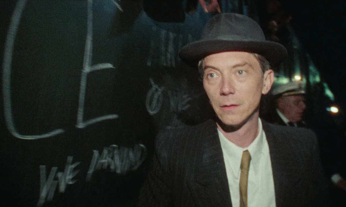 Au sujet du film "Notre Salut" avec Swann Arlaud : "Tout le monde devient un collabo bourgeois en puissance"