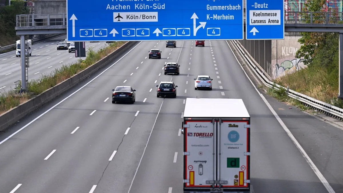 Extremes Niedrigwasser: Lkw-Sonntagsfahrverbot bleibt bis Ende September ausgesetzt