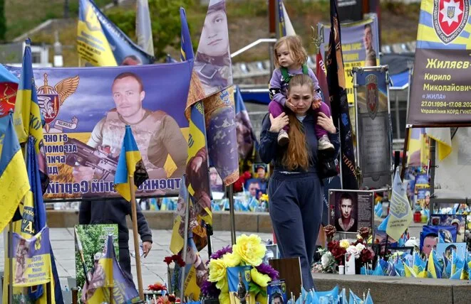 Après quatre ans d’agression russe, la tentation de laisser tomber l’Ukraine persiste à gauche