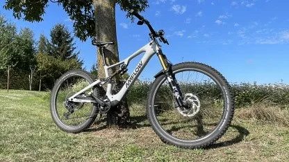 Amflow E-Bike mit 1.300 Watt: Bergauf eine Rakete, bergab etwas zäh