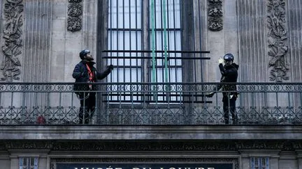 Musée du Louvre : un an après le "casse du siècle", la sécurisation de l'établissement le plus visité au monde reste un chantier titanesque