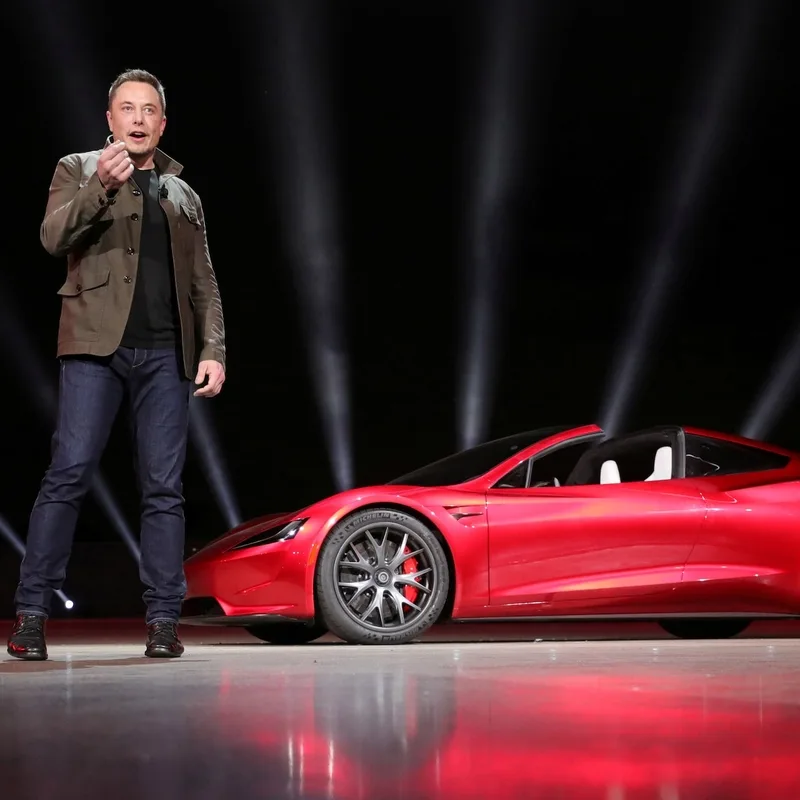 Actualité : “Vous aurez des voitures volantes” : Tesla préparerait un Roadster capable de léviter cet été, Elon Musk relance le fantasme