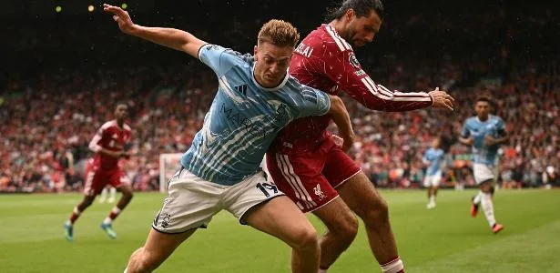 Igor Jesus faz boa partida e Nottingham empata com Liverpool fora de casa