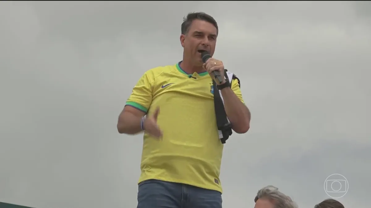 Flávio Bolsonaro, candidato do PL à Presidência, faz campanha no Agreste de Alagoas