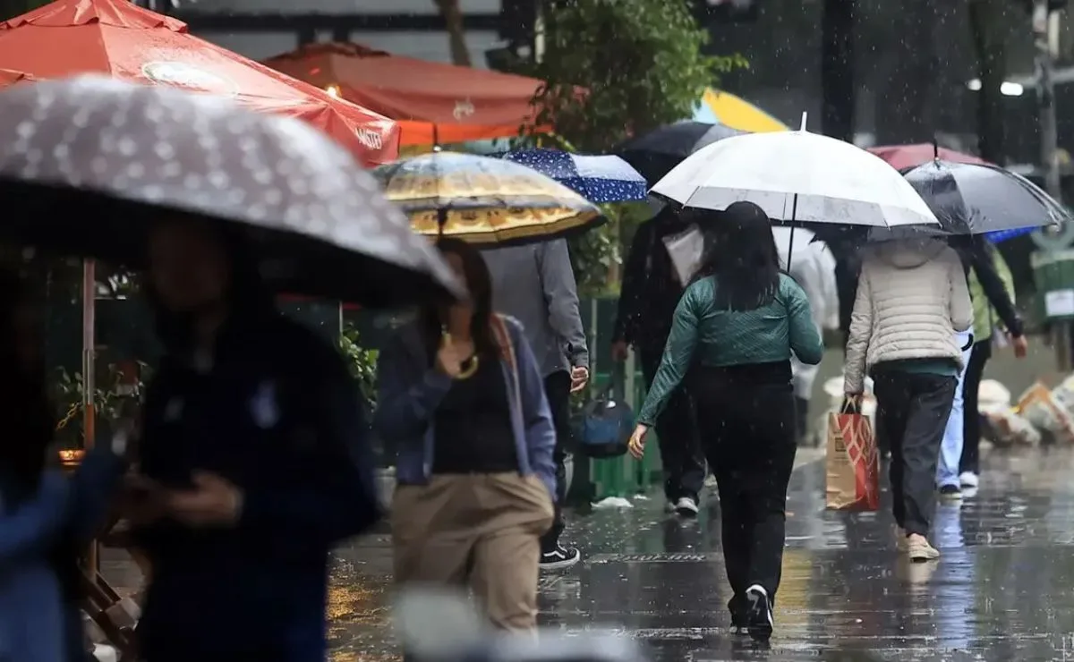 Chuva intensa ameaça Curitiba nesta terça-feira com acumulado de até 30 mm em duas horas; veja previsão