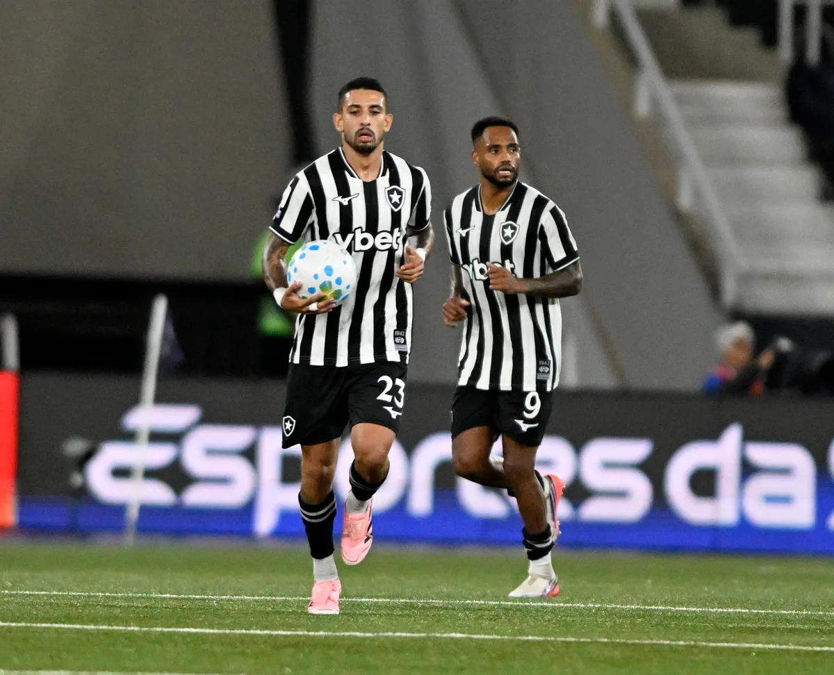 Santi volta a marcar e ganha sobrevida com troca de técnicos no Botafogo