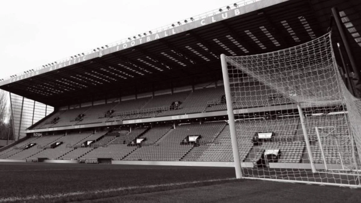 ‘Foi declarado morto no local’: incidente macabro em estádio histórico causa mistério na Inglaterra