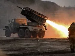 Militärkomplex im Fokus: EU sanktioniert Russlands Kriegshelfer mit Rekord-Paket