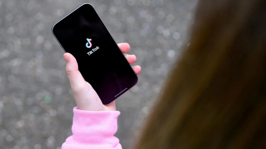 Vol de voiture et conduite dangereuse: en Irlande, l'inquiétante tendance TikTok du «joyriding» chez les ados