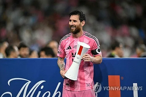 메시, 인터 마이애미 통산 100호골 폭발…캄페오네스컵 첫 우승