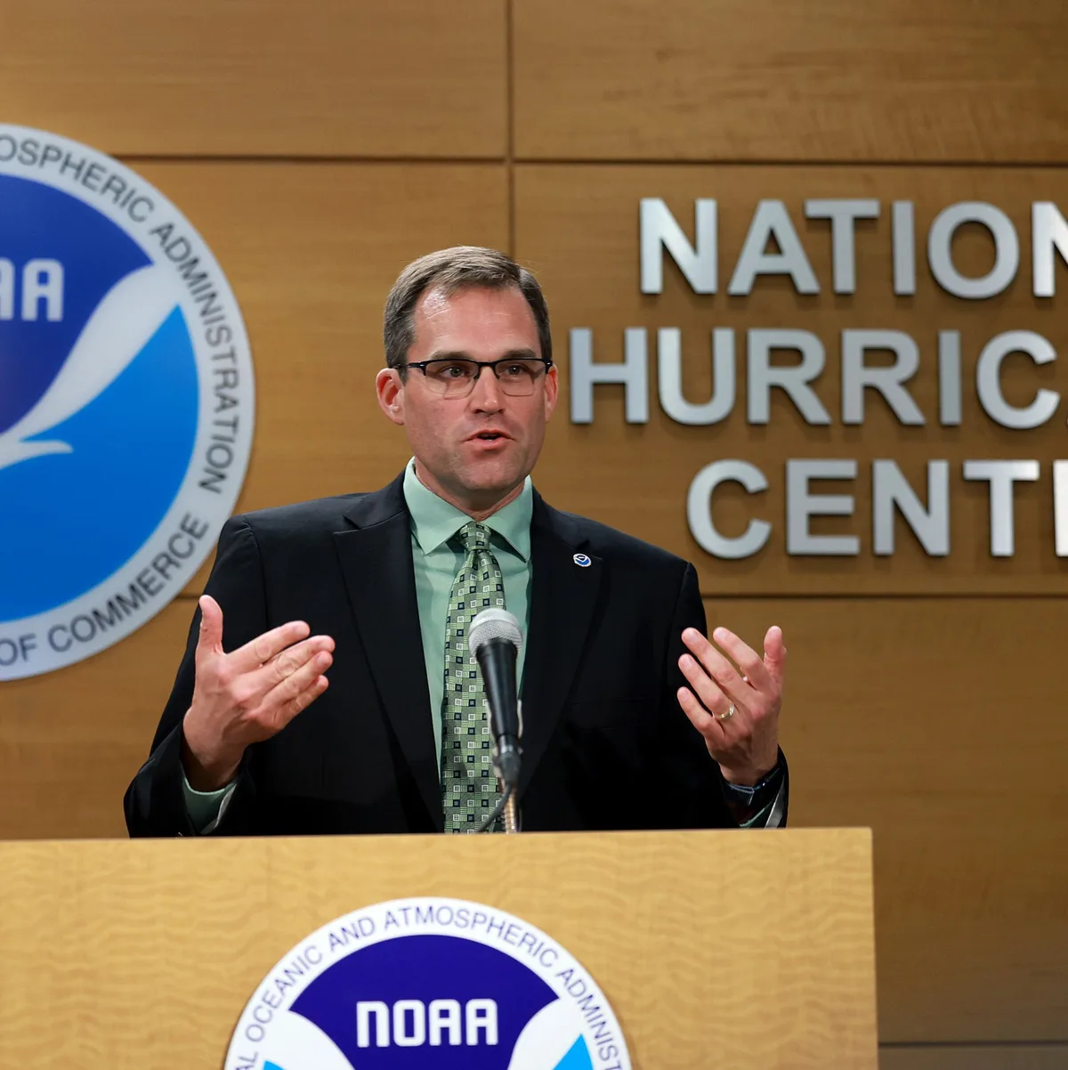 The National Hurricane Center’s Boss Keeps an Eye on the Storms