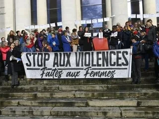 40 % des associations féministes disent refuser des bénéficiaires faute de moyens, selon la Fondation des femmes