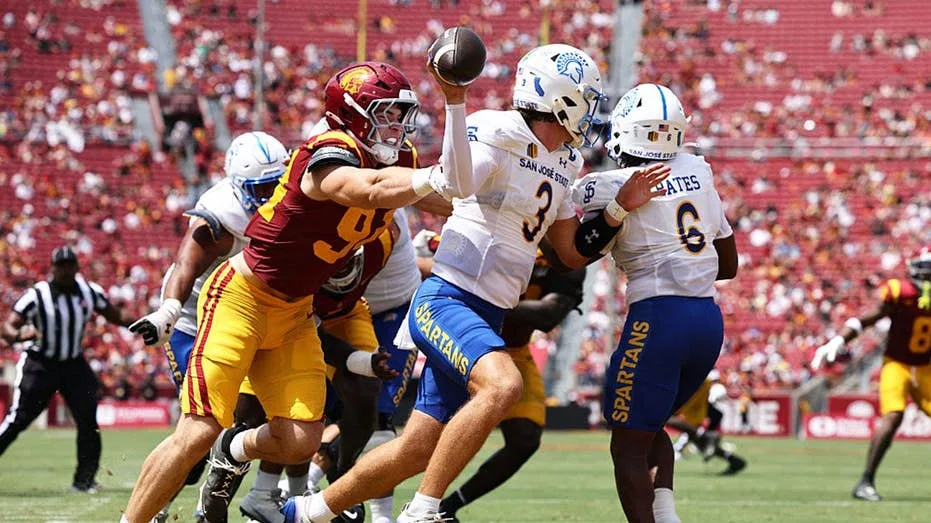 USC football ripped for pathetic crowd at home opener: 'Absolutely embarrassing'