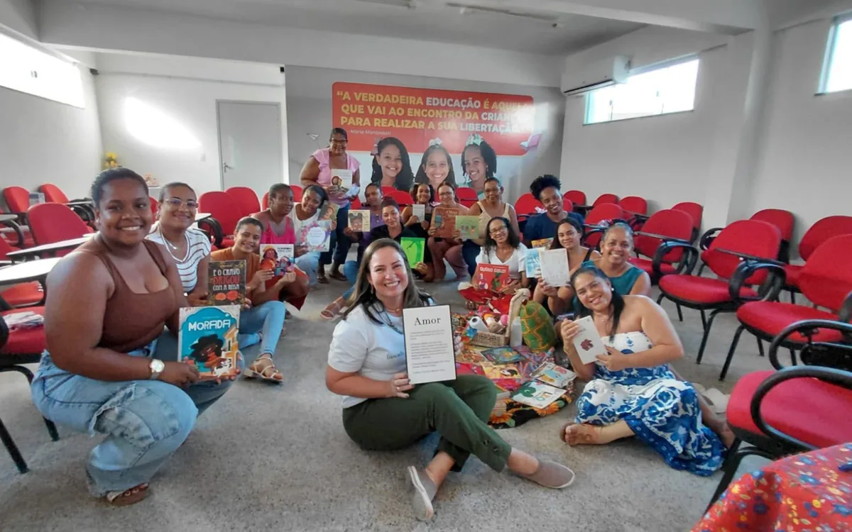 Academia de Letras da Bahia recebe biblioterapia gratuita