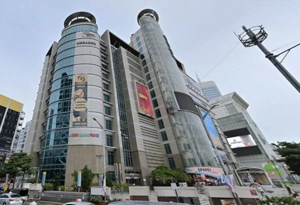 단군 이래 최대 분양사기 동대문 '그 건물', 용적률 1300% 얹어 재건축 시동