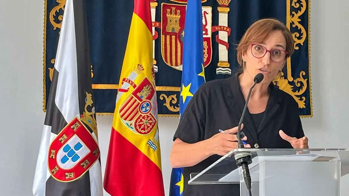 Mónica García niega un "colapso sanitario" en Ceuta tras atender a 5.800 personas