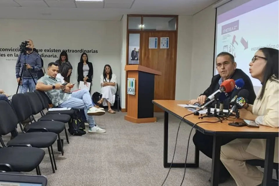 Espacio Público advierte que «la censura sigue en pie» pese a desbloqueo de medios