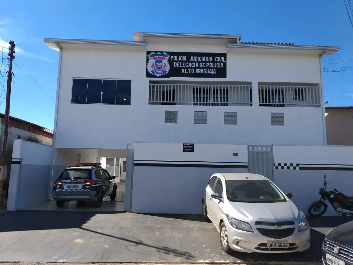 Homem é preso suspeito de violência sexual contra mulher e criança de 5 anos em MT