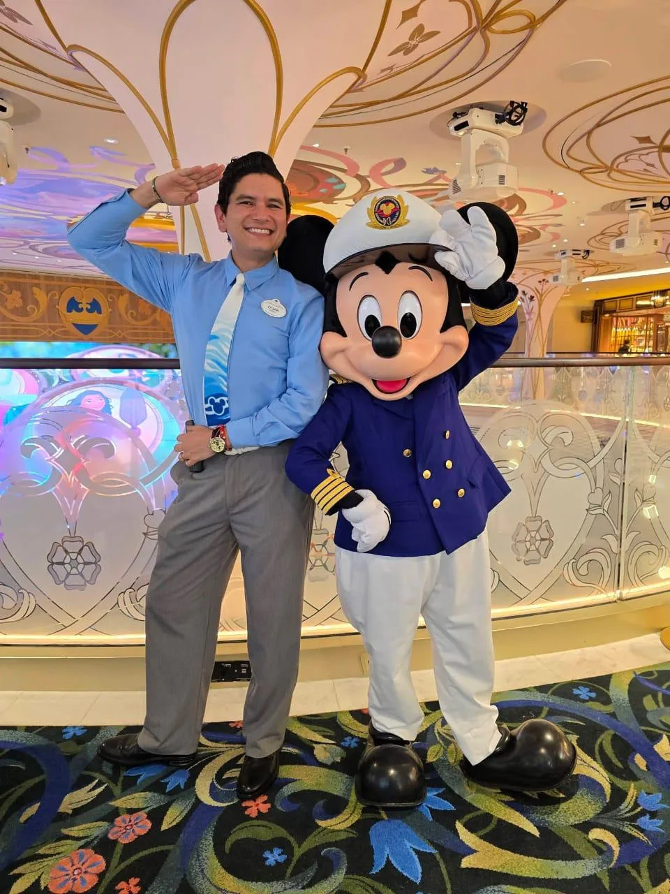 De Saltillo a Disney: César Alonso cumple el sueño de conquistar los escenarios en altamar