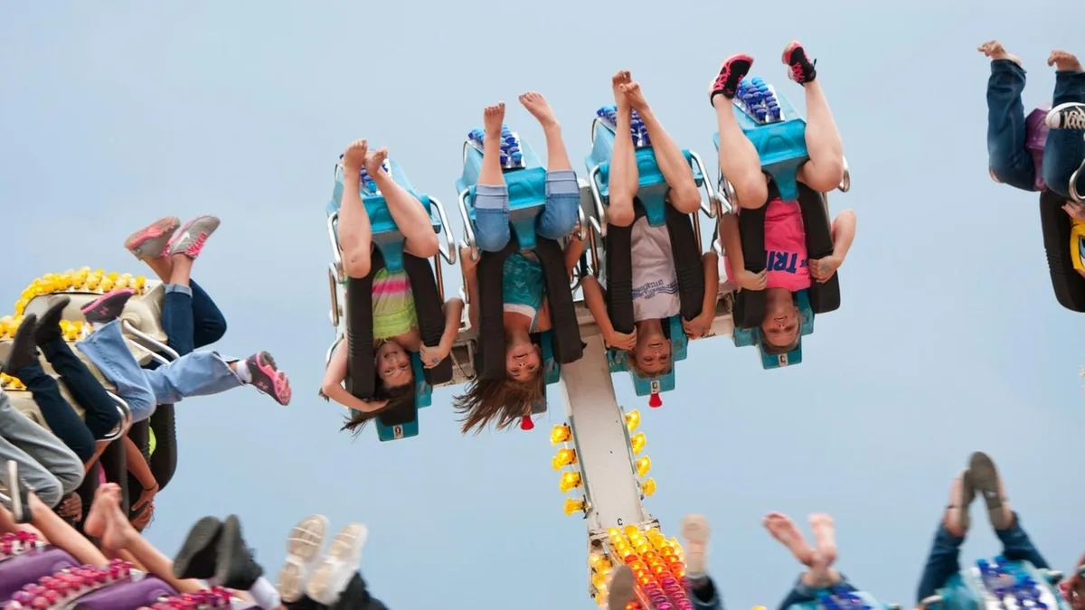 Oktoberfest: Fahrgäste hängen minutenlang kopfüber in Wiesn-Karussell fest