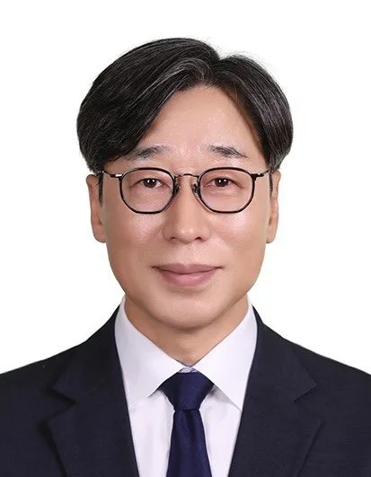 靑 신임 대변인에 김성완… 5개월만에 다시 3인체제