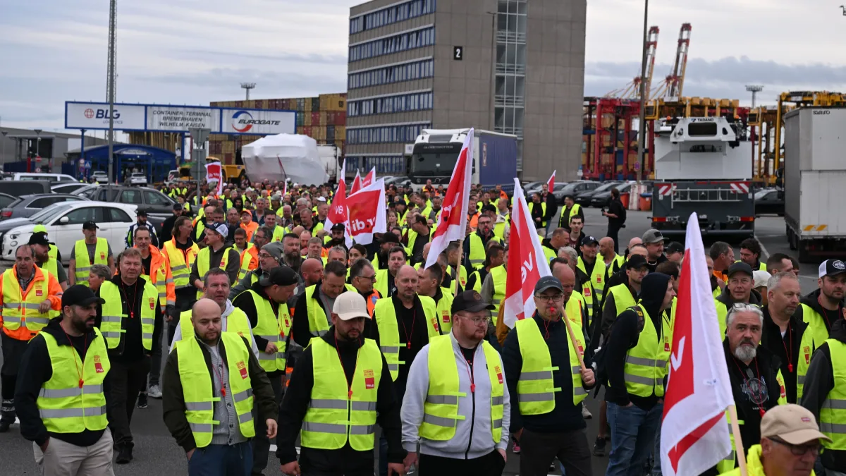 Business-Ticker: Warnstreiks in sechs deutschen Seehäfen