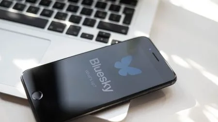 Gegen den „Kontext-Kollaps“: Bluesky-Beiträge vor „Discover“-Feed versteckbar