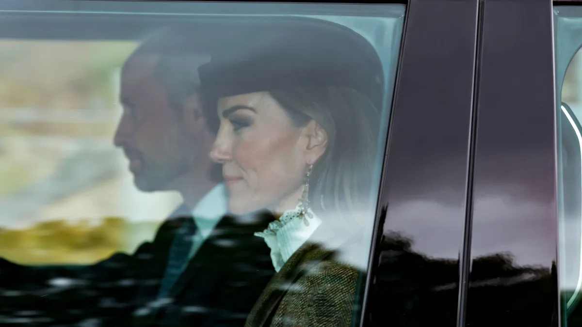 Los Windsor exhiben unidad en su primera aparición pública tras conocerse el regreso de Harry y Meghan